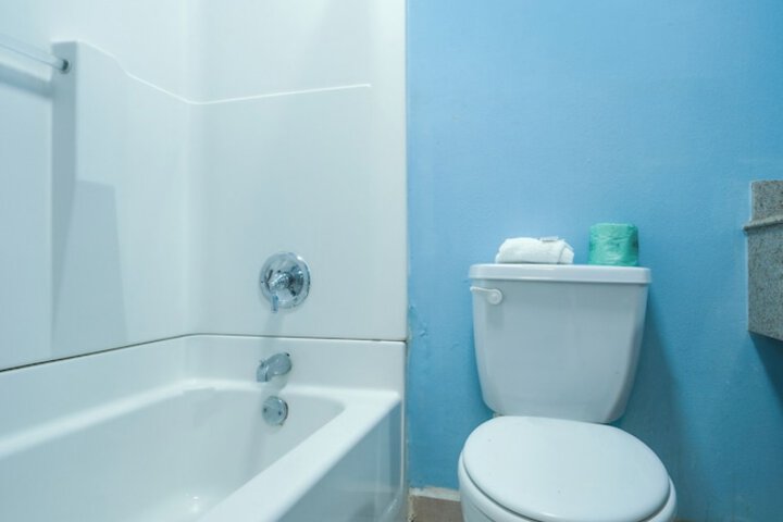 Room 33 of 40