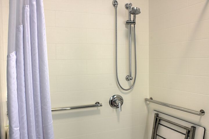 Room 14 of 38
