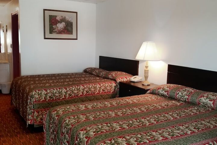 Room 10 of 13