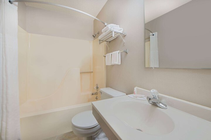 Room 15 of 25