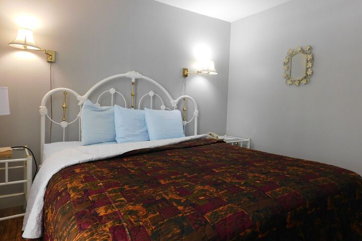 Room 53 of 165