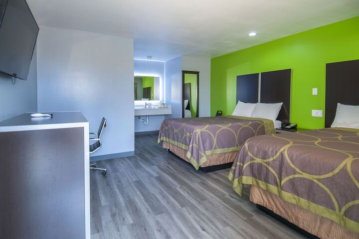 Room 14 of 27