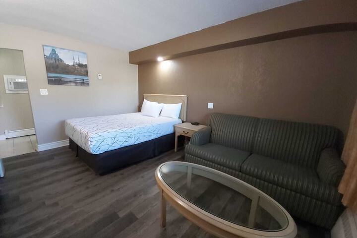 Room 20 of 32