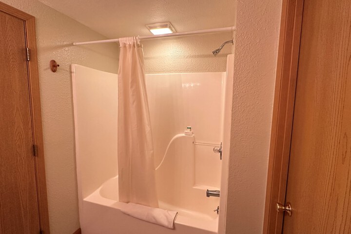 Room 127 of 299