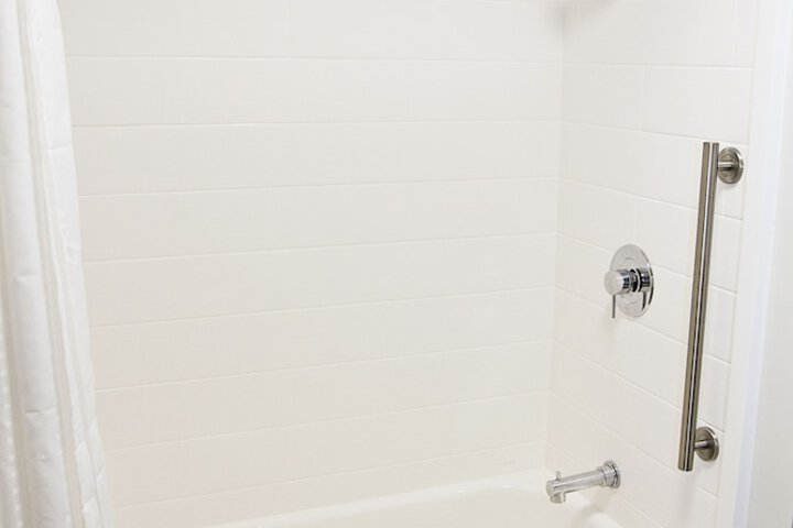 Holiday Inn Express & Suites Greenwood Mall by IHG
