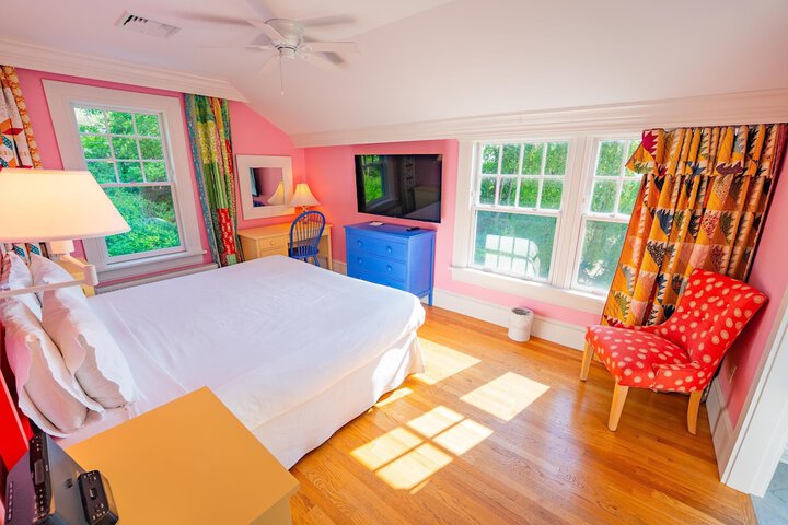 The Colony Hotel