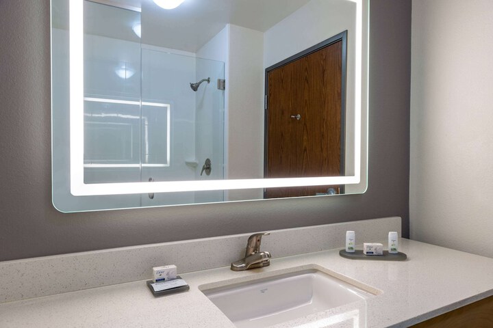 La Quinta Inn & Suites by Wyndham Morgantown