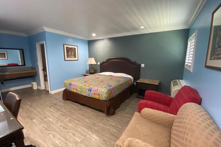 Room 14 of 22