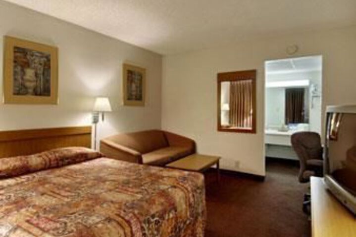 HOWARD JOHNSON INN & SUITES CO