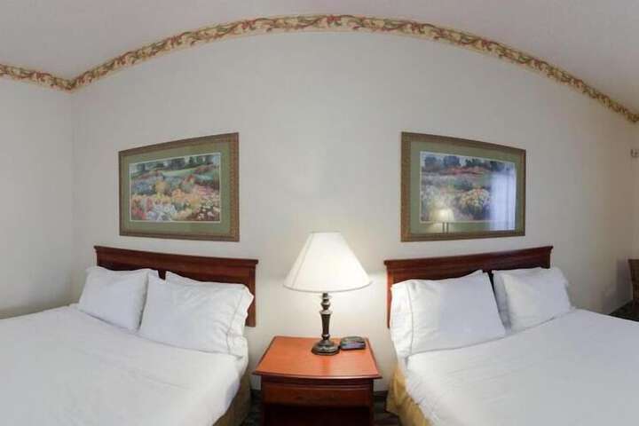 Room 11 of 25