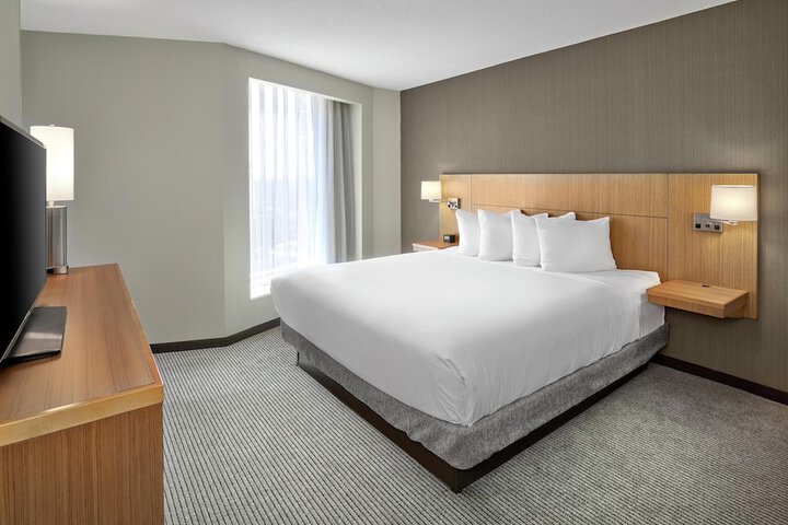 DoubleTree by Hilton Edmonton Downtown
