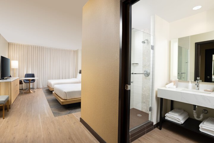 Room 42 of 63