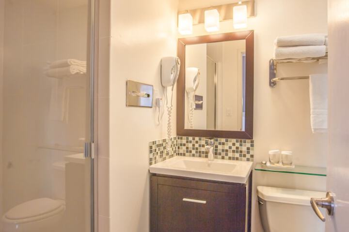 Room 12 of 33