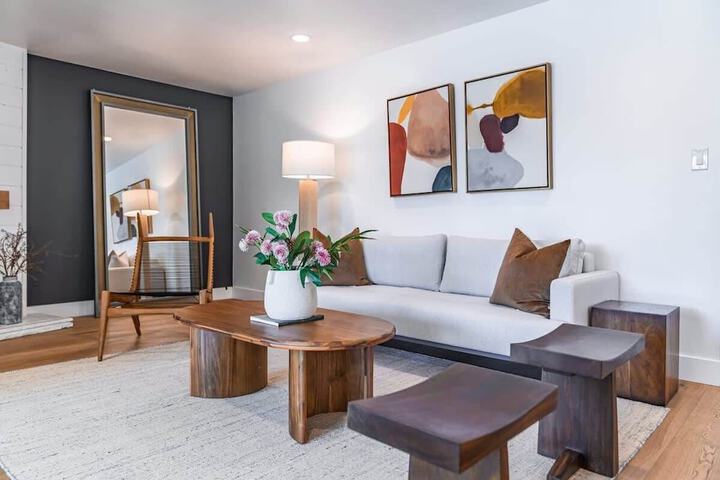 at Marbella Lane - Cozy Modern Home w / Relaxing Design & Pool