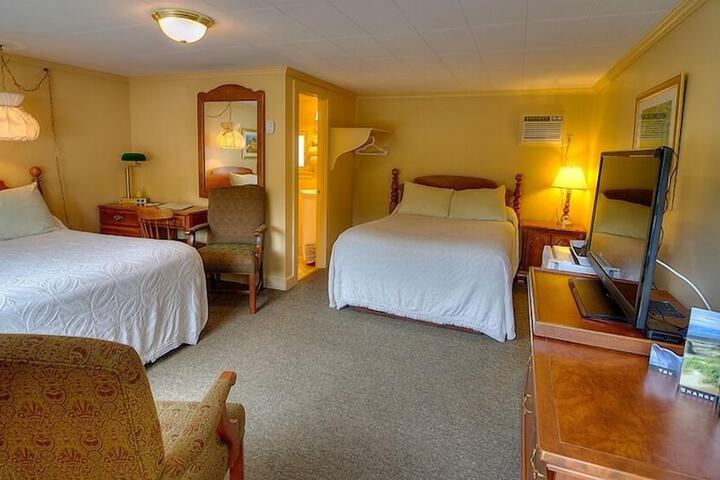 Room 13 of 32