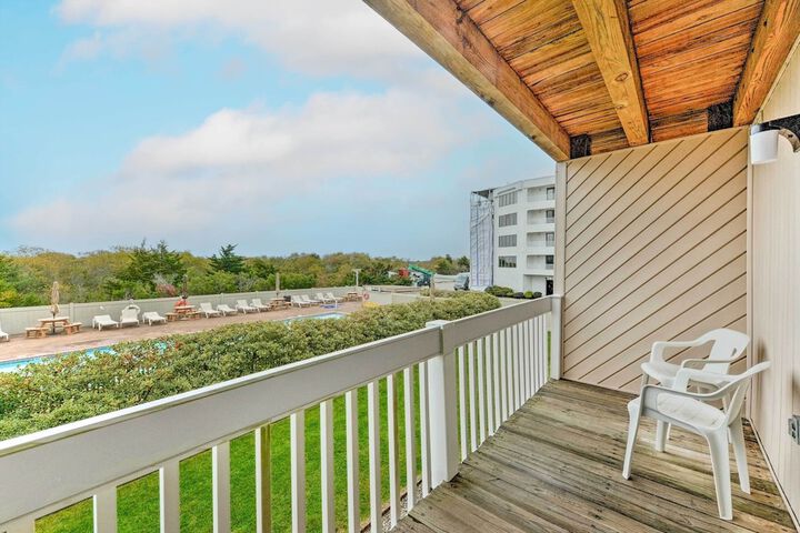 Brigantine Condo w / Beach Access & Pool Views