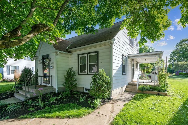 sweet Serenity" Stay 10 Minutes From Hershey 3 Bedroom Home by RedAwning
