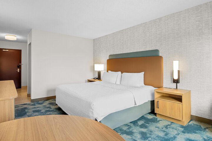 Hampton Inn & Suites Detroit-Canton