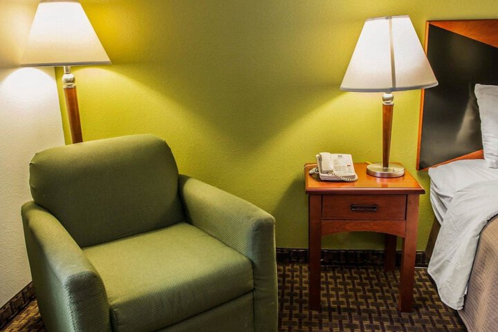 Room 22 of 48