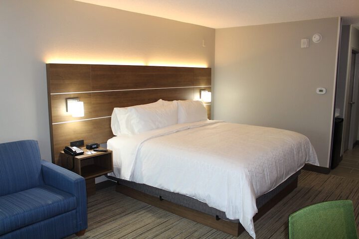 Holiday Inn Express & Suites Enterprise by IHG