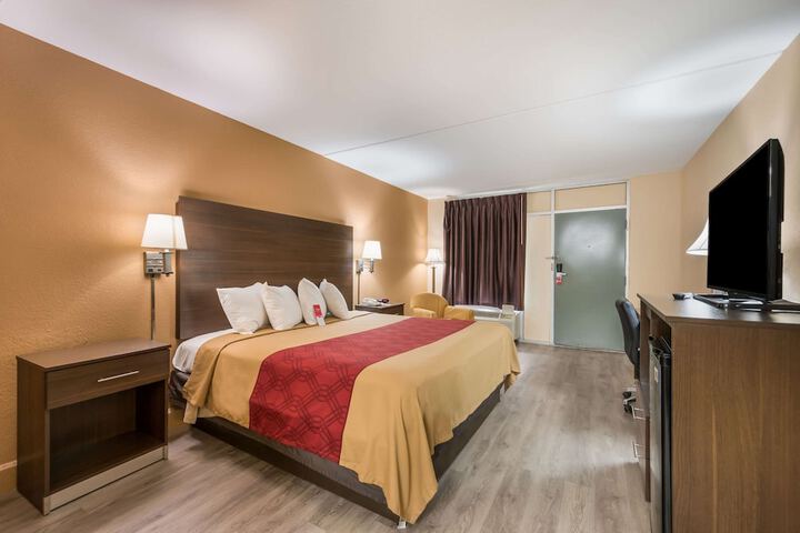 Room 13 of 21