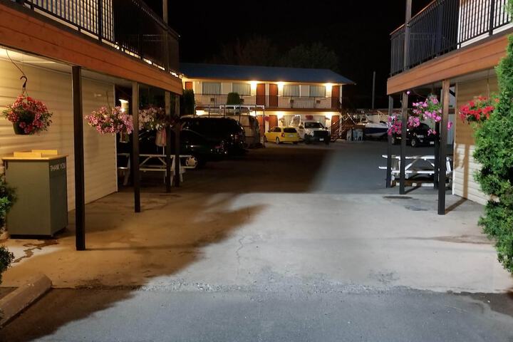 Cache Creek Inn