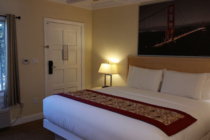 Room 8 of 14
