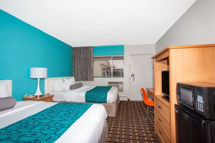 Room 15 of 19