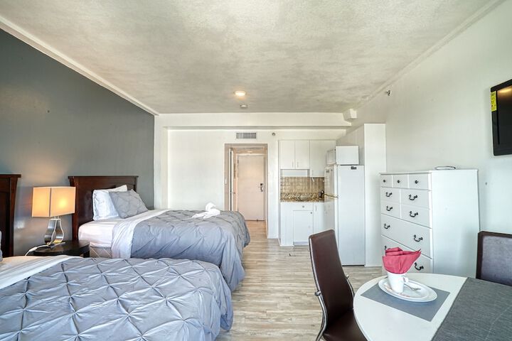 Room 148 of 242
