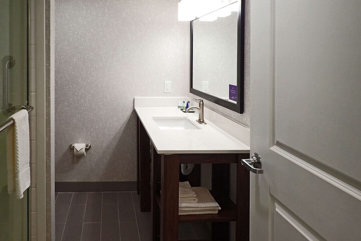 Room 10 of 20