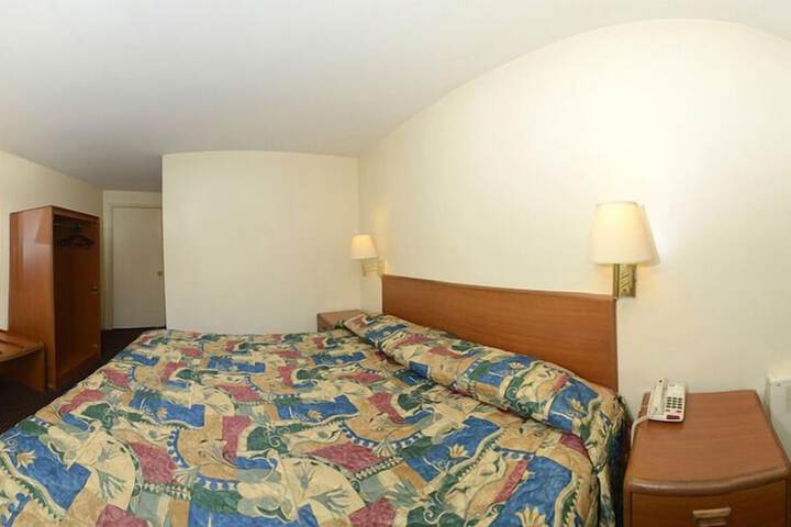 Travelers Inn