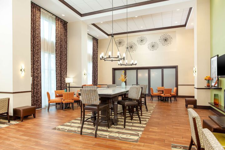 Hampton Inn & Suites Niles / Warren