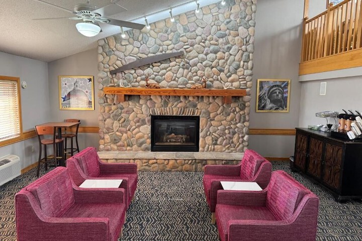 AmericInn by Wyndham Stillwater