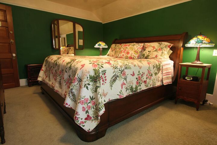 Room 10 of 30