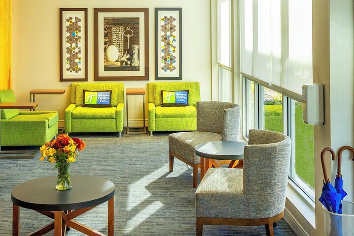 Holiday Inn Express & Suites Toledo West by IHG