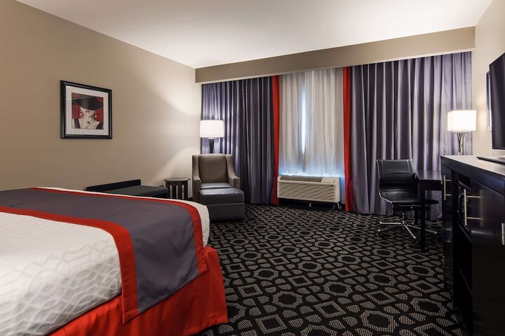 Room 8 of 11