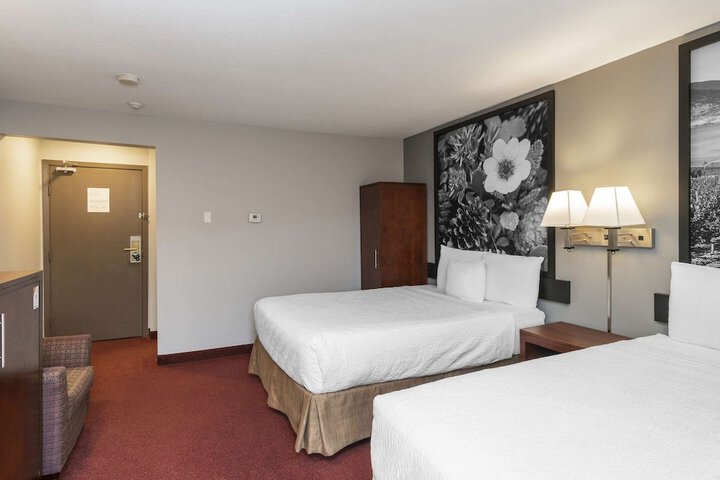 Room 30 of 53