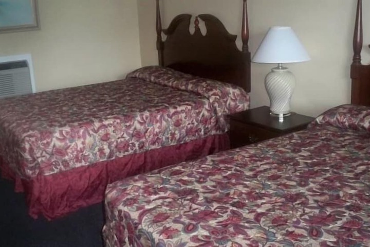 Room 2 of 10