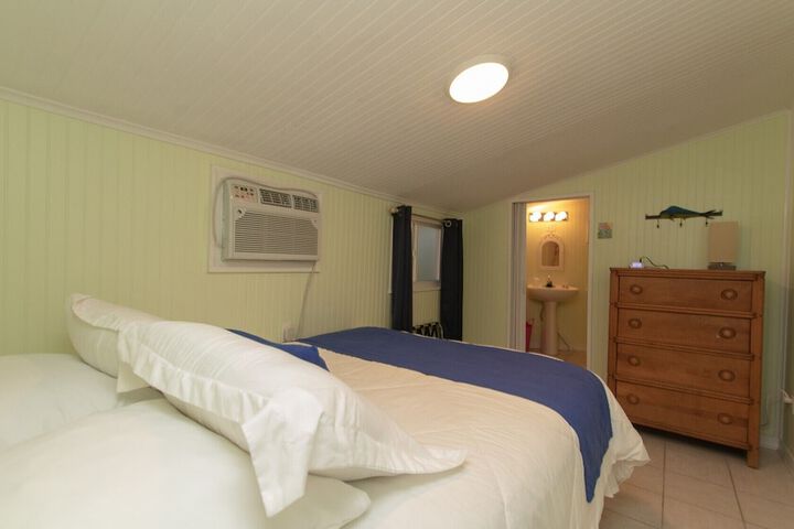 Room 121 of 197