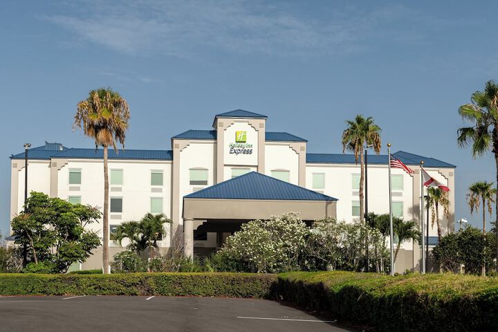 Hotel 7 of 54