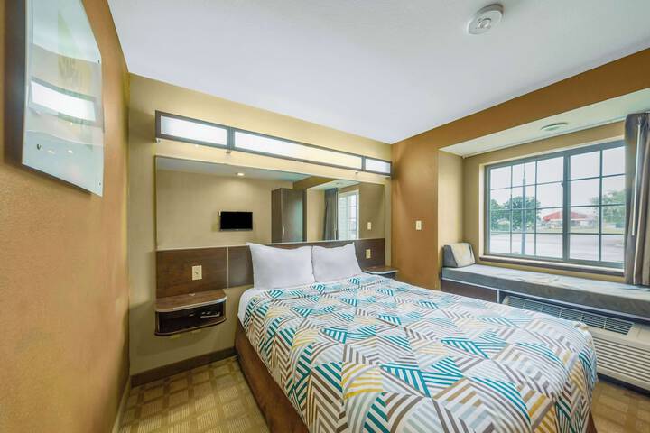 Room 33 of 34