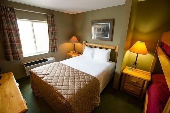 Cranberry Country Lodge