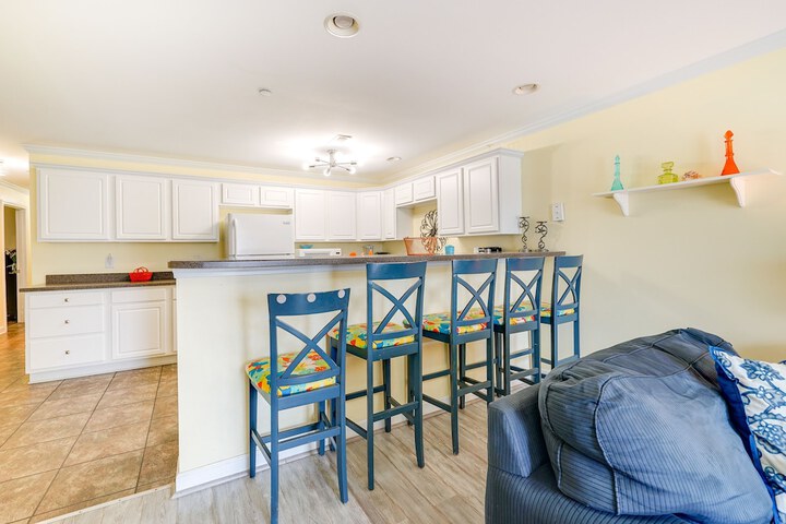 Oak Island Vacation Rental 1 Block to Beach!