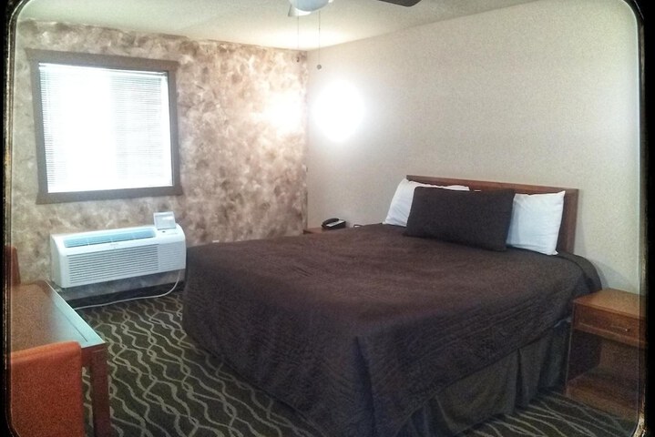 Room 17 of 27