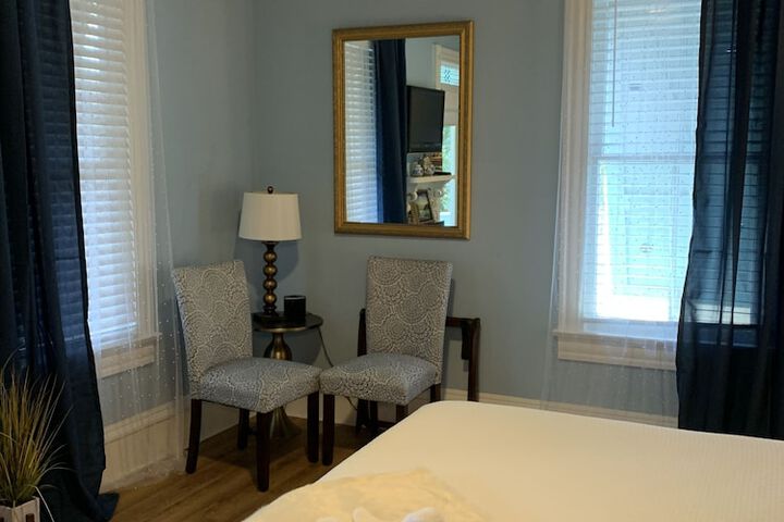 Peace & Plenty Inn Bed & Breakfast