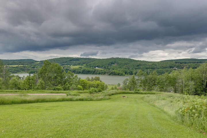Private Retreat w / Deck: 1 Mi From Cowanesque Lake