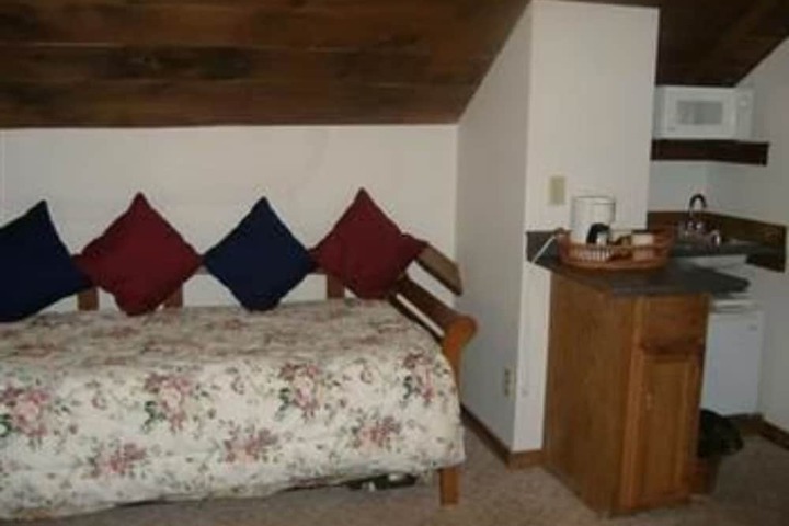 Sturbridge Country Inn