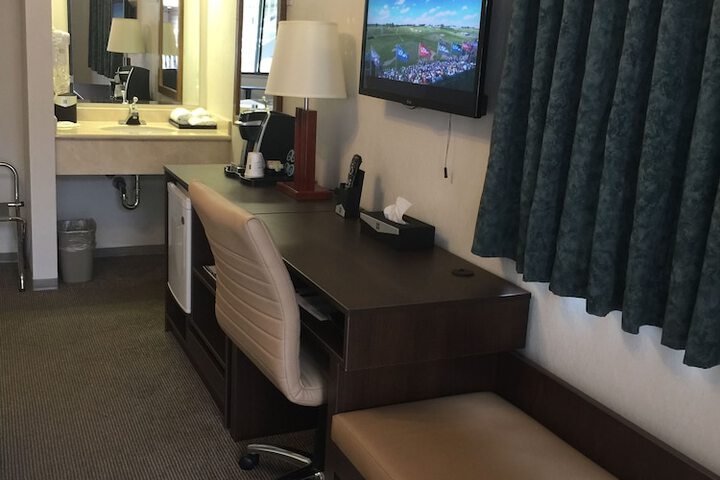 Room 32 of 43
