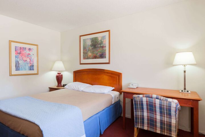 Room 12 of 17
