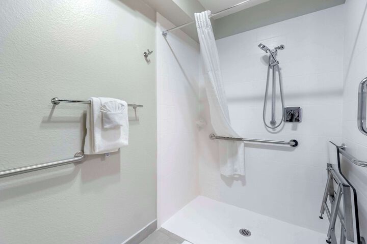 Room 33 of 52